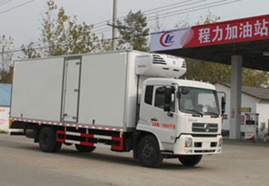東風(fēng)天錦7.4米冷藏車(chē)