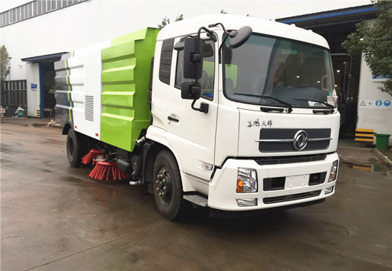 東風(fēng)天錦掃路車(chē)