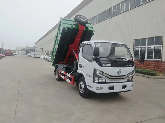 國(guó)六東風(fēng)勾臂式垃圾車(chē)(5方）